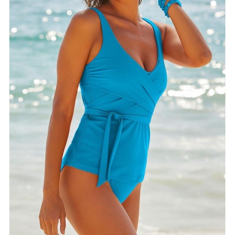 NWT BCA By Rebecca Virtue Womens Standard Crossover Tankini Top Size S Color Sky